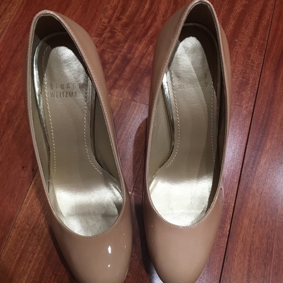 Stuart Weitzman Patent Pump - Picture 3 of 8